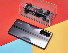 Le Redmi K50 Gaming est également vendu dans un modèle Mercedes-AMG Petronas F1 Edition à disponibilité limitée. (Source : Ice Universe)