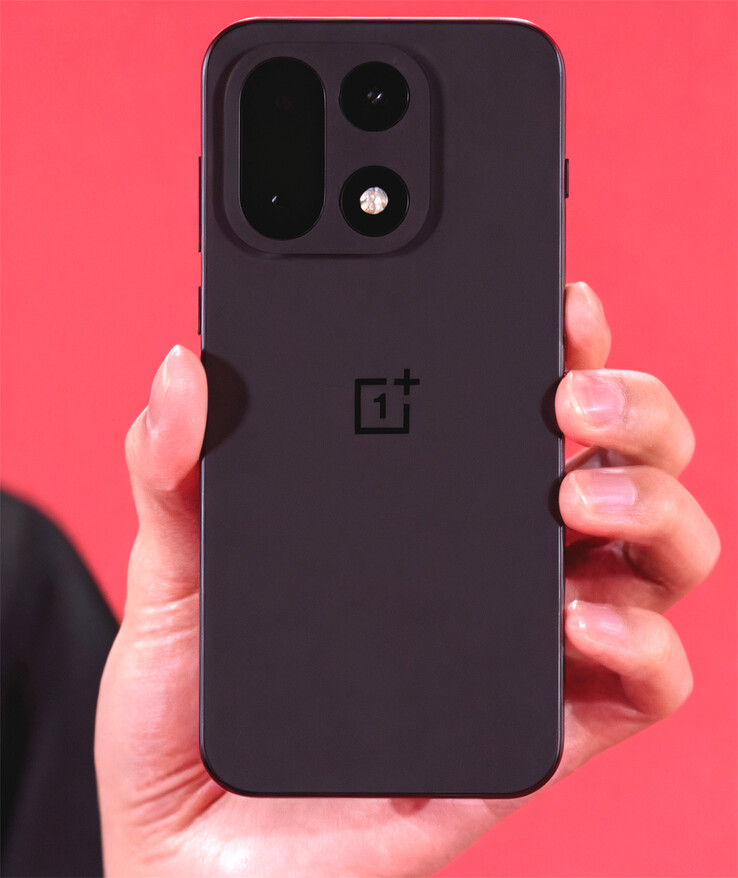 L'arrière du OnePlus 15 (Image source : Qualcomm via Digital Chat Station)