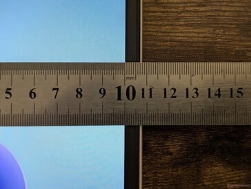 Encadrements latéraux étroits