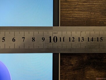 Encadrements latéraux étroits