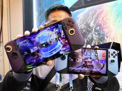 Le MSI Claw 8 AI+ dans ses éditions Glacier Blue et Polar Void. (Source : Gadget Pilipinas)