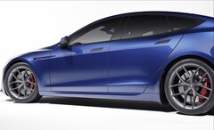 Le nouveau Track Package de Tesla est livré avec un ensemble de jantes en aluminium forgé et des freins en céramique de carbone. (Source : Tesla)