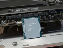 L'Intel Core i9-14900K perd jusqu'à 23% de ses performances multicore après une mise à jour du BIOS censée remédier à la dégradation du processeur. (Source de l'image : Sebastian Bade / Notebookcheck)