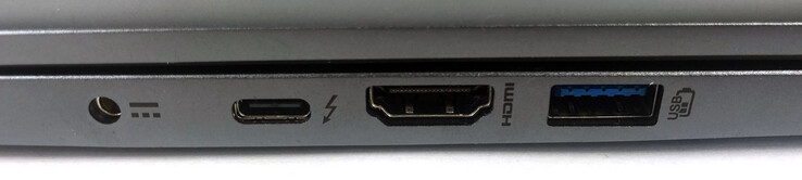 A gauche : 1x alimentation, 1x USB 3.2 Type-C Gen 2 (avec Thunderbolt 4), 1x HDMI, 1x USB 3.2 Type-A