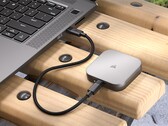 Le SSD externe EX400U est extrêmement rapide grâce à l'USB 4 (Image source : Corsair)
