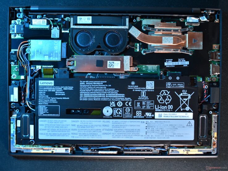 Lenovo ThinkPad X1 Carbon Gen 11 : Intérieur