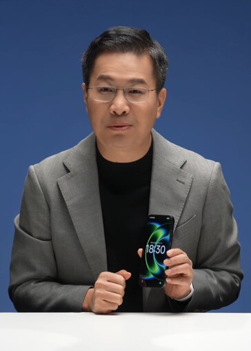 Lu Weibing donne un premier aperçu de la face avant du Xiaomi 17 Ultra (Image source : Lu Weibing)