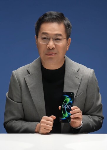 Lu Weibing donne un premier aperçu de la face avant du Xiaomi 17 Ultra (Image source : Lu Weibing)