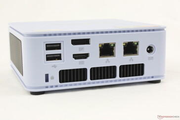 Arrière : 2x USB-A 2.0, DisplayPort (4K60), HDMI 2.0 (4K60), 2x RJ-45 (2,5 Gbps), adaptateur secteur, verrou Kensington