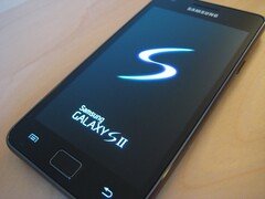 Le Galaxy S II peut maintenant fonctionner sur Android 11 grâce à LineageOS 18.0. (Source de l'image : Android Central)