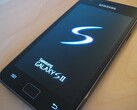 Le Galaxy S II peut maintenant fonctionner sur Android 11 grâce à LineageOS 18.0. (Source de l'image : Android Central)