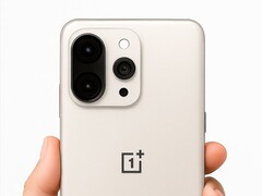 Rendu non officiel du OnePlus 15 montrant la nouvelle configuration de l&#039;appareil photo. (Source de l&#039;image : OnePlus Club sur X)