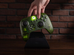 La manette 8BitDo Ultimate 3-mode Controller pour Xbox peut être achetée à Jade (Image source : 8BitDo)