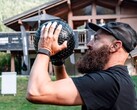Le bracelet Helio Strap d'Amazfit (photo) reçoit la mise à jour 3.2.8.3. (Source : Amazfit)