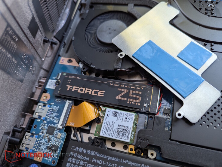Nous laisserons de côté la plaque de refroidissement XMG pour les SSD pour l'instant, l'autocollant en graphène annoncé peut-il le faire lui-même ?