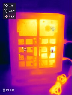 Le Minisforum Neptune Series HN2673 pendant le stress test (côté droit)