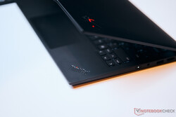 ThinkPad X1 Carbon G12 : le logo ThinkPad n'est plus un autocollant