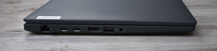 RJ45, 2x USB-C 3.2 Gen 2, HDMI, USB-A 3.2 Gen 1, audio 3,5 mm