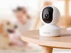 La caméra de sécurité intérieure Reolink E1 Pro sur une table. (Source de l&#039;image : Reolink)