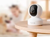 La caméra de sécurité intérieure Reolink E1 Pro sur une table. (Source de l'image : Reolink)
