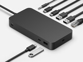 La station d'accueil Surface Thunderbolt 4 est dotée d'un trou de fixation pour un support de bureau. (Source de l'image : Microsoft)