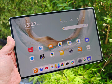 MatePad Pro 12.2 (2025) en extérieur