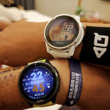 La Coros Apex 4 comparée à la Forerunner 965. (Source de l'image : manudi19)