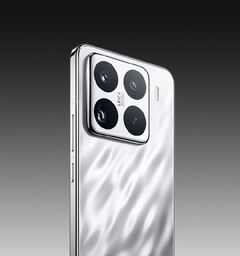 Le Xiaomi 15 Pro est doté d'une énorme capacité de 6100 mAh grâce à une densité énergétique plus élevée en silicium-carbone. (Source de l'image : Xiaomi)