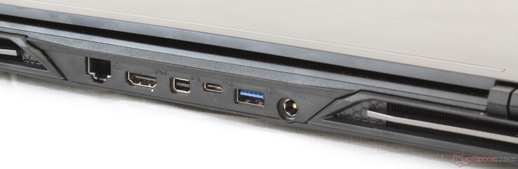 A l'arrière : Gigabit RJ-45, HDMI 2.0, mDP 1.3, USB C 3.0, USB A 3.0, entrée secteur.