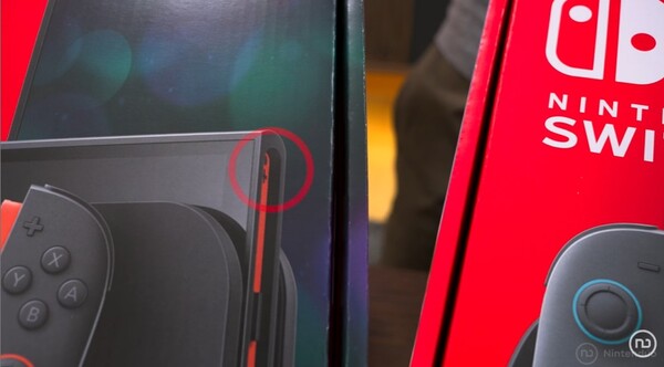 L'image du Switch 2 figurant sur l'emballage de la nouvelle version montre une vis visible sur le rail droit.