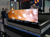 déploiement d'un écran OLED de 65 pouces imprimé au jet d'encre (Source d'image : Charbax sur YouTube)