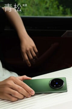 Le Vivo Z Fold5 en pin.