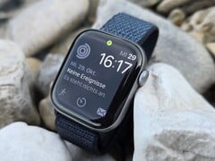 Les smartwatches détectent bien la fibrillation auriculaire. (Image symbolique, source de l'image : Benedikt Winkel, Notebookcheck)