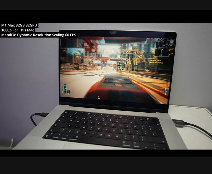 Cyberpunk 2077 sur un MacBook Pro M1 Max (32 Go de RAM, GPU 32 cœurs) à 1080p en utilisant MetalFX Dynamic Resolution Scaling. Le jeu maintient une performance fluide de 60 FPS, démontrant la puissance du Silicon Apple pour les jeux AAA natifs. (Source de l'image :