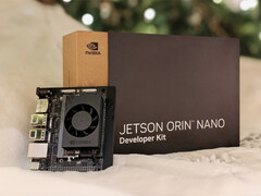 La Jetson Orin Nano Super ne mesure que 100 x 79 x 21 mm. (Source de l'image : Nvidia)
