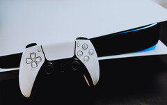 La PlayStation 5 Pro devrait, selon les rumeurs, être commercialisée au quatrième trimestre 2024 avec deux variantes de modèles. (Source de l'image : Triyansh Gill - Unsplash)