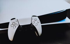 La PlayStation 5 Pro devrait, selon les rumeurs, être commercialisée au quatrième trimestre 2024 avec deux variantes de modèles. (Source de l&#039;image : Triyansh Gill - Unsplash)
