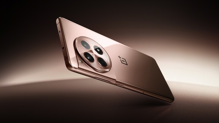 OnePlus présente le Ace 3 dans son nouveau coloris Mingsha Gold. (Source : OnePlus via Weibo)