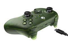 La manette 8BitDo Ultimate 3-mode pour Xbox in Jade se connecte via USB-C, Bluetooth et sans fil 2,4 GHz. (Source de l'image : 8BitDo)