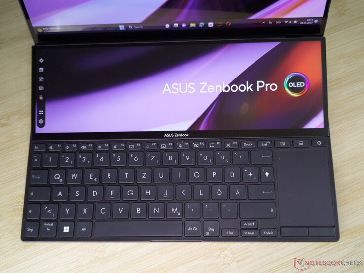 Asus Zenbook Pro Duo 14 périphériques d'entrée