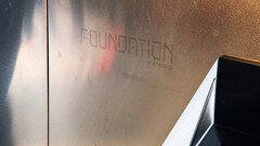 L&#039;habillage du Cybertruck, d&#039;une valeur de 120 000 dollars, est gravé dans la série Foundation (image : Brandon/X)