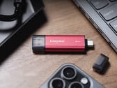Le double SSD portable de Kingston est proposé à partir de 97 $. Photo : une image promotionnelle du disque dur. (Source de l'image : Kingston)