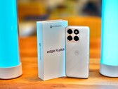 L’Edge 70 Plus cherche à impressionner avec sa grande batterie et son écran lumineux, mais ne peut-on pas trouver cela ailleurs chez Motorola aussi ?