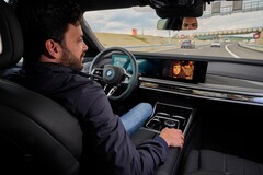 BMW permettra aux conducteurs de regarder des vidéos sur leurs écrans d&#039;infodivertissement tout en utilisant les fonctions de conduite autonome de niveau 3. (Source de l&#039;image : BMW)