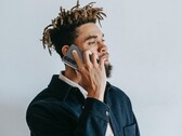 Le Xperia 1 III ressemble beaucoup à son prédécesseur, mais avec des caméras améliorées. (Image source : Olixar)
