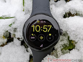 La Pixel Watch pourrait être plus résistante aux rayures que son successeur. (Source de l'image : Notebookcheck)