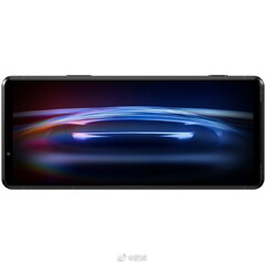 Le Xperia 1 III pur sous cet angle. (Image : Weibo)
