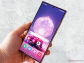 Le Galaxy S24 Ultra bat l'iPhone 15 Pro Max et même le Pixel 8 Pro dans de nouveaux tests d'affichage. (Source de l'image : Notebookcheck)