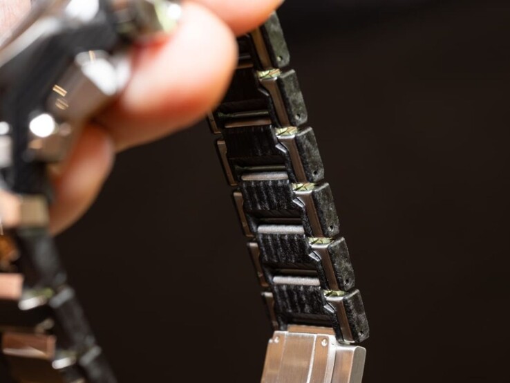 Photo du bracelet intérieur de la montre Casio G-Shock MTG-B4000D-1A. (Source : Impress Watch)