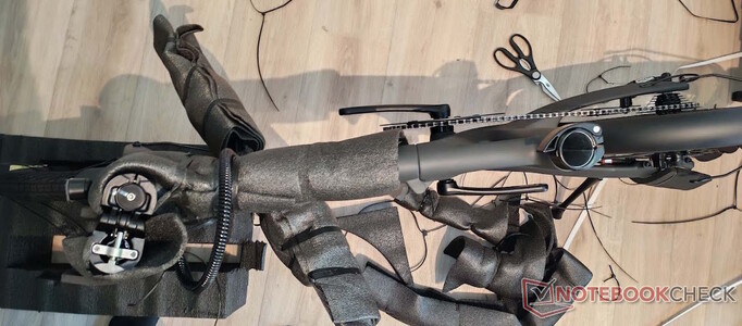 Il reste encore à monter le guidon, la selle et les pédales
